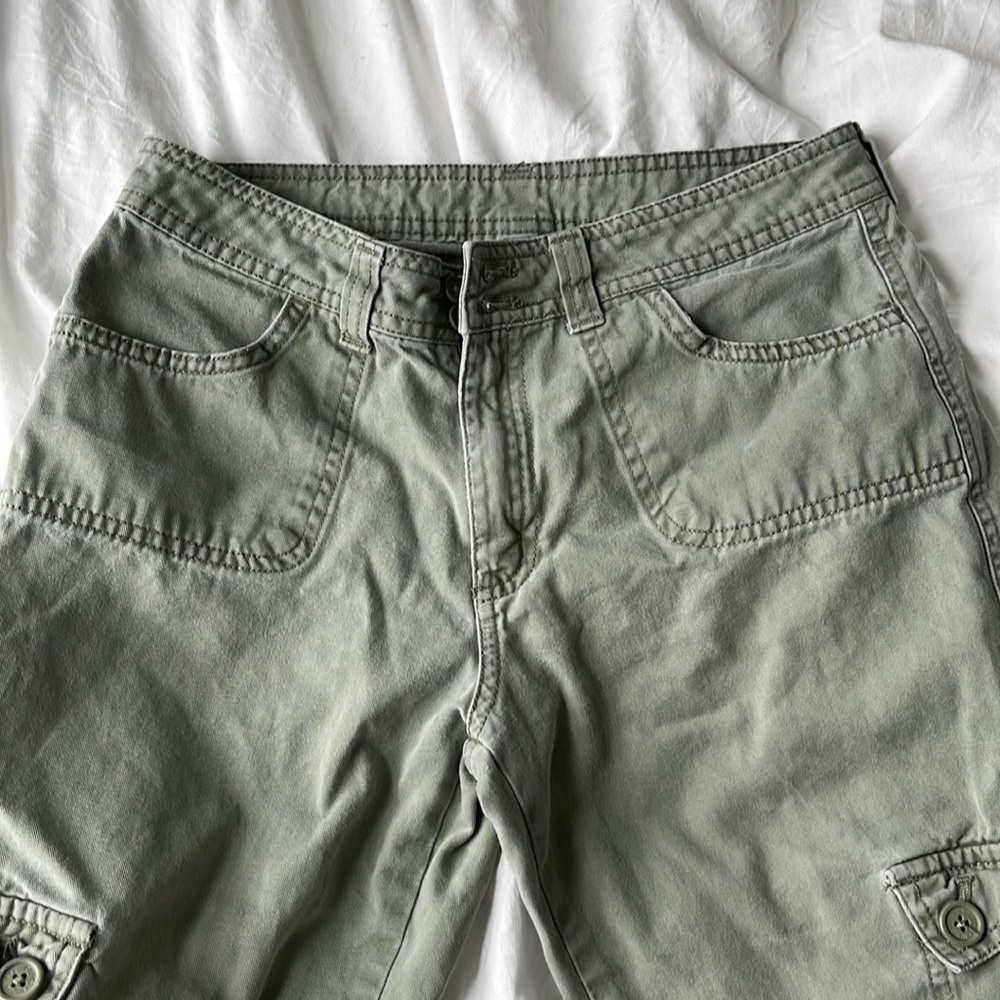 Green cargo pants low waisted y2k